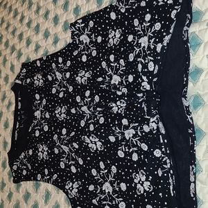 Loft, Floral Banadana Short Knot Front Top